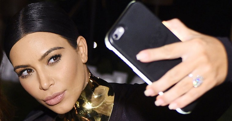 Kim Kardashian West pryder Forbes’ forside efter milliardfortjeneste på mobilspil