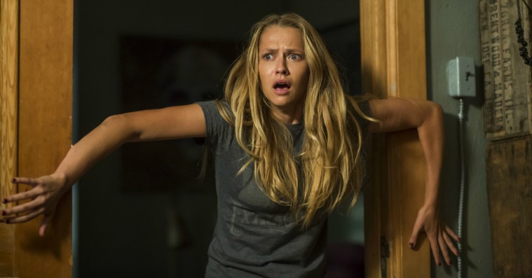 ‘Lights Out’: Klichéfyldt gyserfilm skaber skræmmebilleder om psykisk sygdom