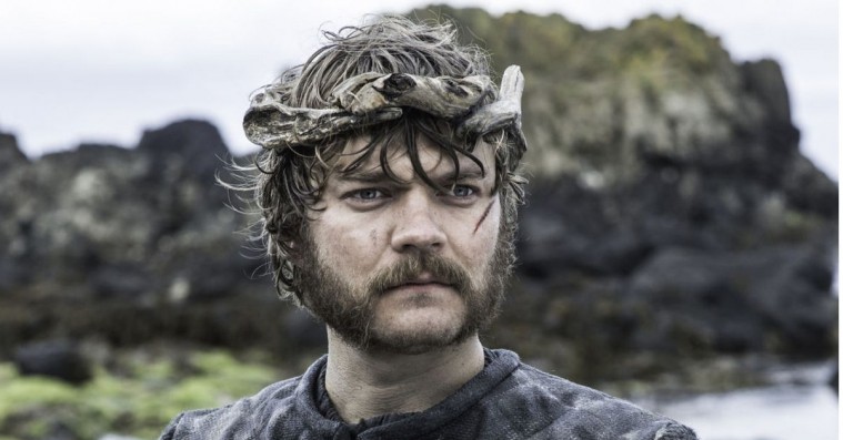 Inden Danmark bliver for småt: Pilou Asbæks otte bedste roller – og to skæverter