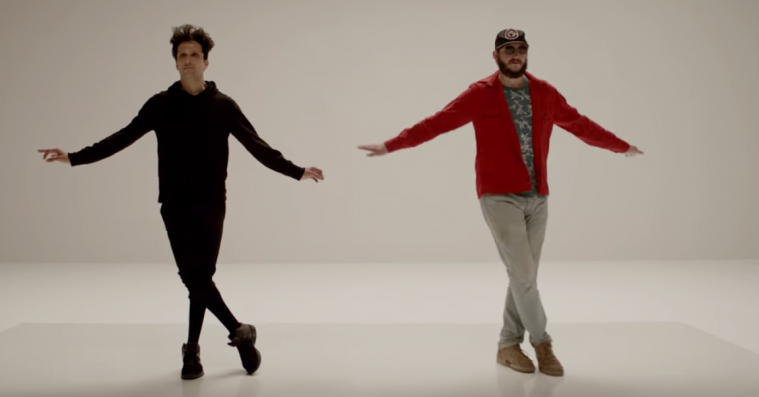 Video: Bon Iver, Chance og Francis slår sig sammen på scenen, laver ‘Friends’-dansen