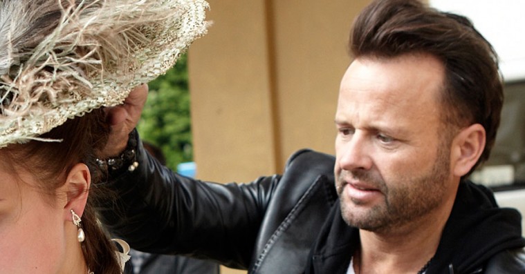 Dennis Knudsen debuterer som instruktør med film om kønsskifteoperation