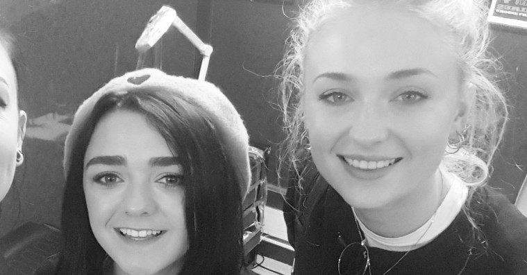 Maisie Williams og Sophie Turner forsegler ‘Game of Thrones’-søsterskabet med ens tatoveringer