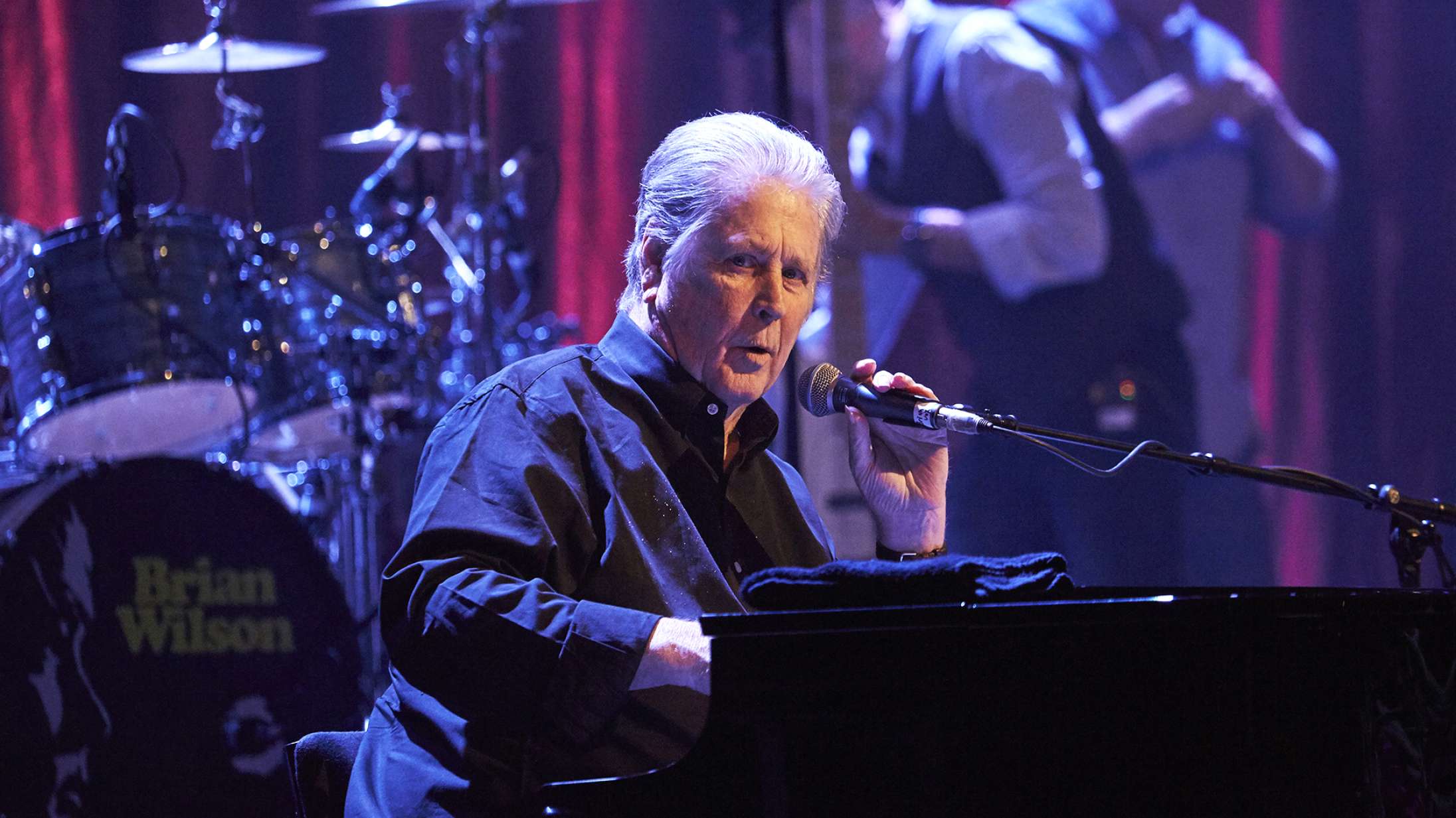 Brian Wilson i Randers: Beach Boys-legenden reduceret til statist i sit eget smukke univers