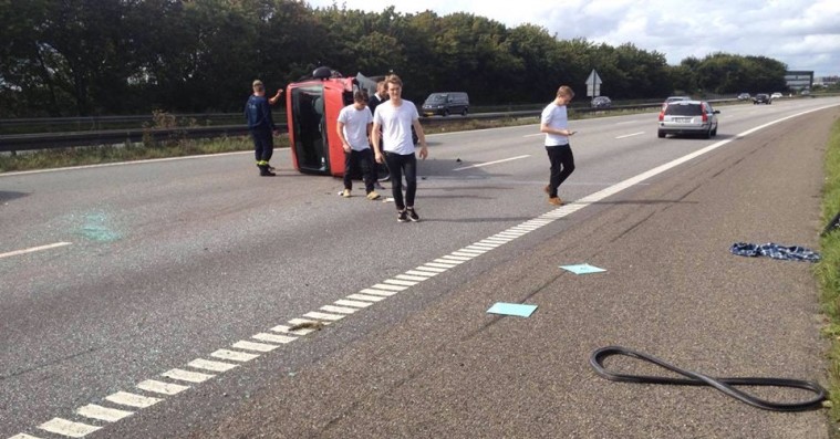 Danske Aksglæde i voldsomt trafikuheld på motorvejen: »Vi har vundet livet i lotto«