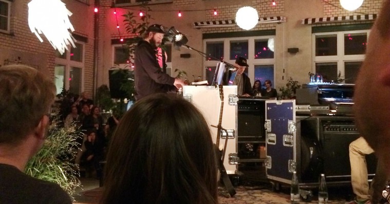 Vi var til hemmelig Bon Iver-koncert i Berlin: Sårbar og suveræn forpremiere