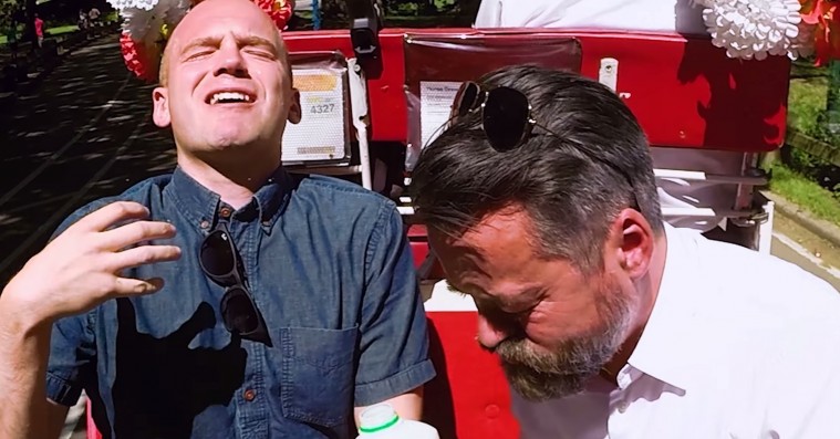 Internettets bedste chili-program bliver for meget for Chili-Klaus: Brækker sig i Central Park