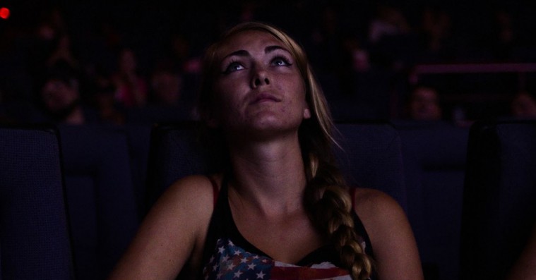 Manden bag ’Dark Night’: »Folk, der i fremtiden vil vide mere om vold, skal ikke kigge på CNN-bånd, men den her film«