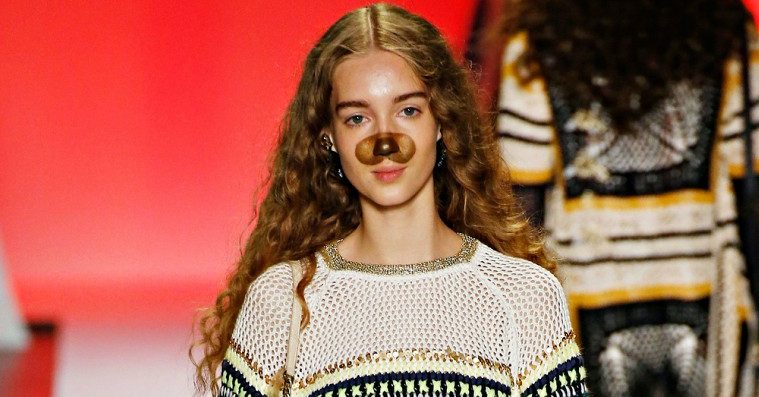 Ananas i egen juice: Snapchat-filtre kom til live på catwalken under New York Fashion Week