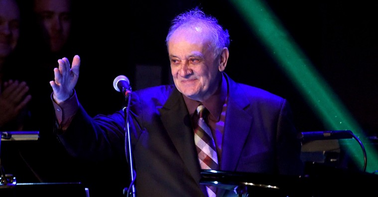 Se ‘Twin Peaks’-musikken komme til live med Angelo Badalamanti og Sky Ferreira