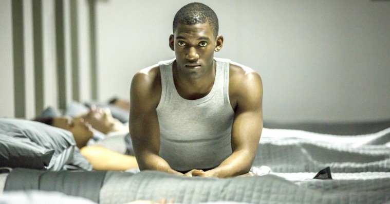 Soundvenue Filmcast: ’Black Mirror’ og dansk films fortidsfetisch – stagnation eller vigtigt opgør med historien?