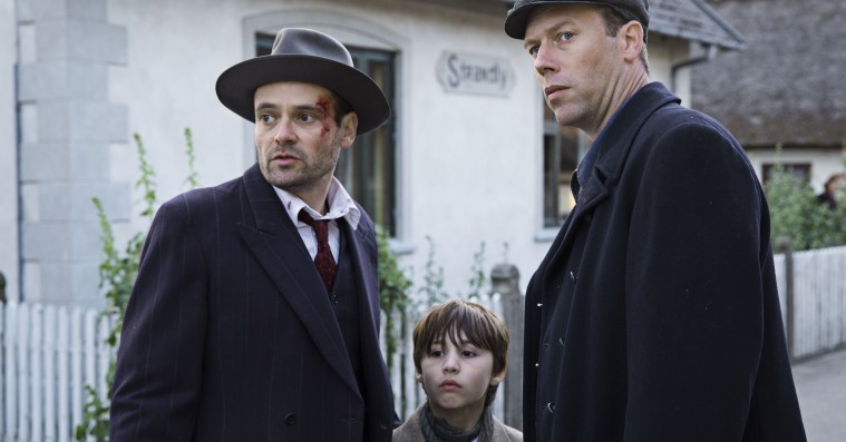 Lyt til Soundvenue Filmcast: ’Black Mirror’ og dansk films fortidsfetisch – stagnation eller vigtigt opgør med historien?