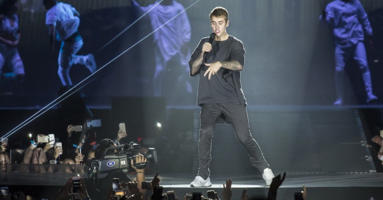 Må man blive sur, når popstjerner ikke synger live?