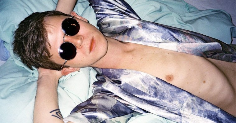 Premiere: Danske Peach er kaotisk fængslende på popsinglen ‘Talk’