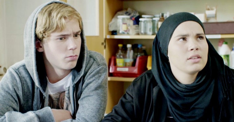 ‘Skam’ sæson 3 afsnit 1: »Je suis Isak«