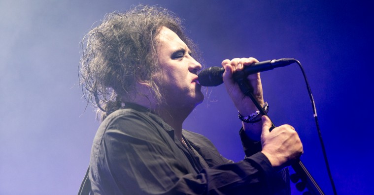 Bedst som man var ved at falde i staver, blændede The Cure op for en formidabel finale i Forum