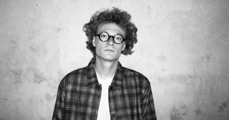 Uffe byder op til konceptuel kædedans i klubben