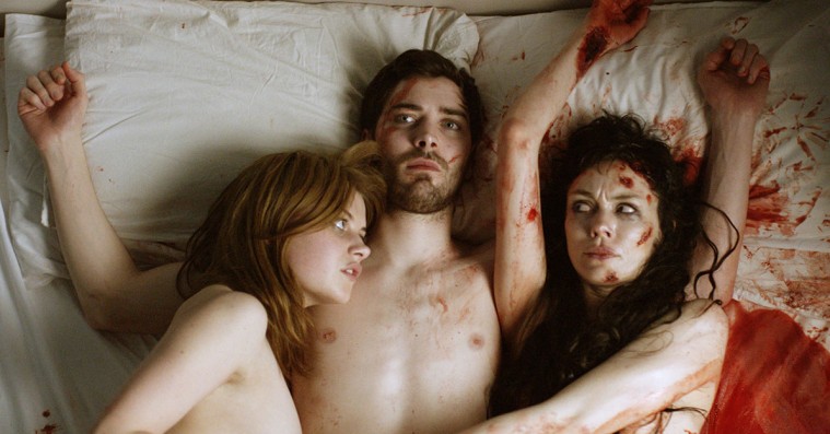 ’Nina Forever’: Blodigt erotisk historie har en af filmmediets mest mindeværdige kærlighedstrekanter