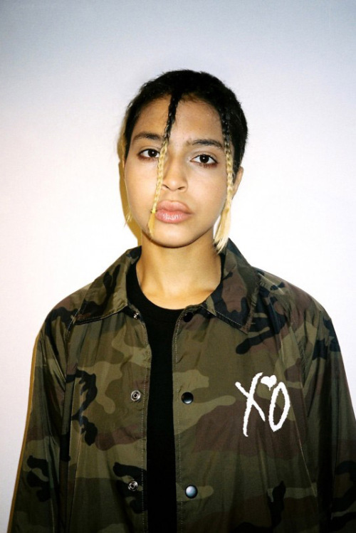 the-weeknd_merchandise_aw16_6