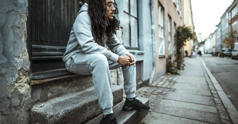 Benny Jamz låner Migos’ flow og hænger i junglen på ‘Balou’