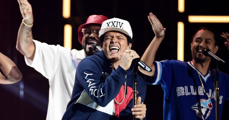Danseopvisning: Se Bruno Mars’ flabede ’24K Magic’-optræden til MTV EMA