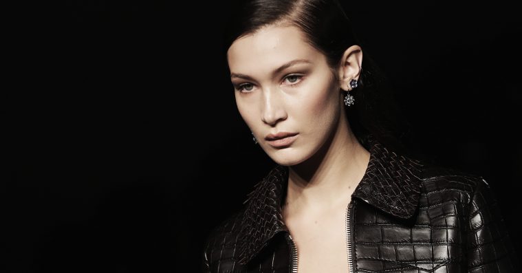 Nike går ind i kendiskampen – signer Bella Hadid