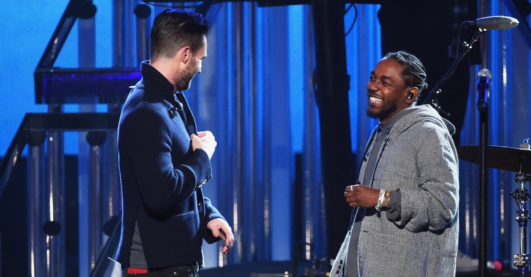 Se Kendrick Lamar og Maroon 5 spille ‘Don’t Wanna Know’ til American Music Awards