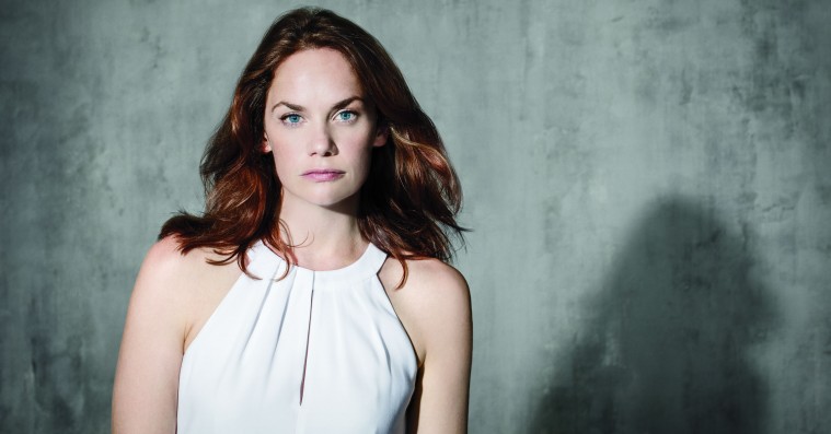 Det skal du streame i november – fra Jude Law til Gilmore-comeback og ‘The Affair’