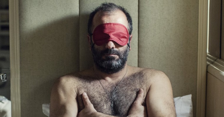 ‘Chevalier’: Mænd konkurrerer om alt i absurd græsk film