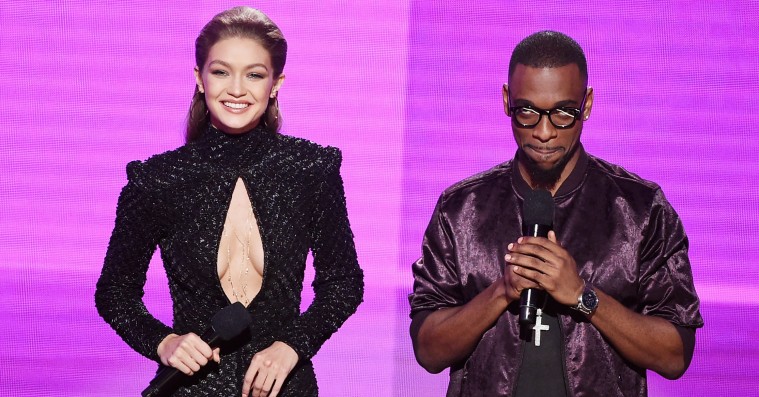 Gigi Hadids jokes var tåkrummende, men hendes outfits fejlede ikke noget