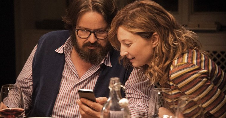 ’Perfect Strangers’ får dig til at genoverveje dit forhold til din telefon