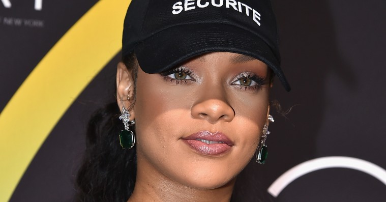 Rihanna modtog prisen for årets sneaker – se hendes takketale