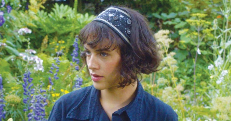 ’This Beautiful Fantastic’: Indie-feelgood-film drukner i romcom-klicheer