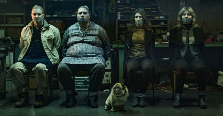 ‘Dræberne fra Nibe’: Ulrich Thomsen og Nicolas Bro skejer ud i Bornedals barnagtige komedie