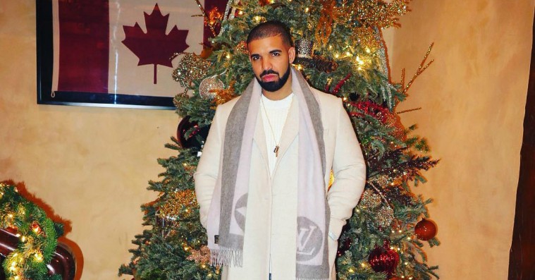 Beyoncé, Drake og Mariah Carey poserer med deres imponerende juletræer