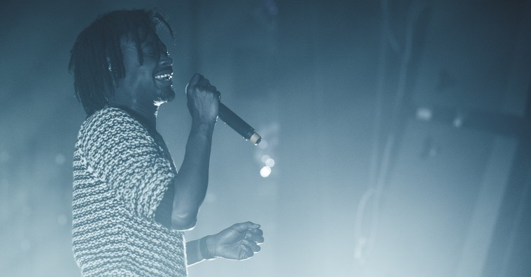 Danny Browns hiphop-freakshow blev delvist hindret af tilbageskuende fokus