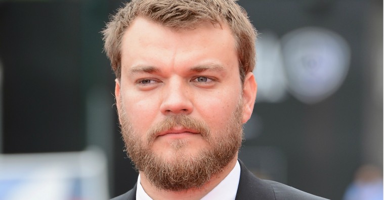 Året ifølge Pilou Asbæk: »At insistere på sit nærbillede over for Scarlett Johansson, er det mest hardcore politiske spil, jeg har oplevet«