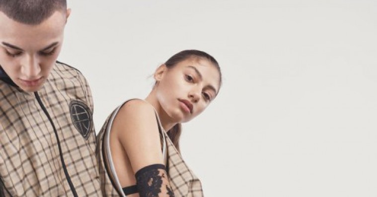 Astrid Andersen åbner webshop – sælger også sin første kvindekollektion