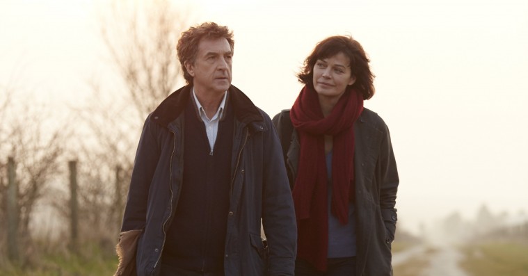 ’Lægen fra Chaussy’: ’De urørlige’-stjerne overskygges af jordbunden kvinde