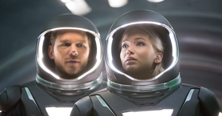 ’Passengers’: Chris Pratt og Jennifer Lawrences rumromance vækker til eftertanke
