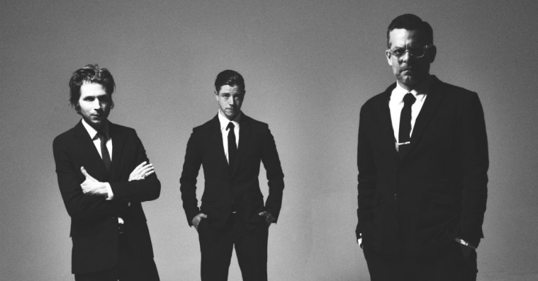 Interpol kommer til Danmark – fejrer 15-års jubilæum med ‘Turn On the Bright Lights’-turné