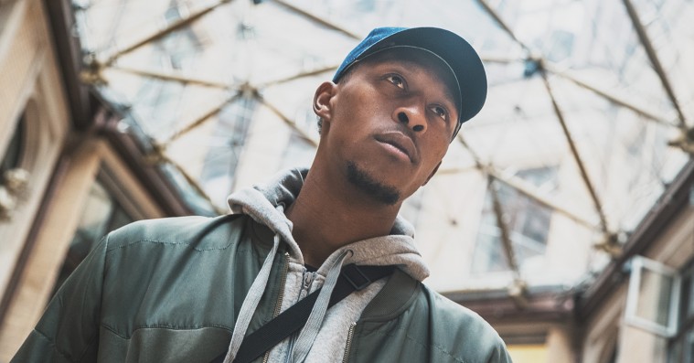 Hør Noah Carters nye single – lækker natte-r’n’b på ‘Come Alive’