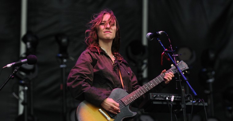 Feist annoncerer nyt album ude i foråret – hendes første siden 2011