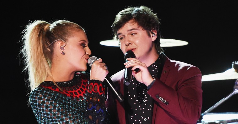 Grammy Awards: Se Lukas Grahams mash-up-optræden med country-sangerinden Kelsea Ballerini