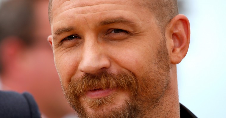 Tom Hardy tabte væddemål til Leonardo DiCaprio – se hans ‘Leo knows all’-tatovering