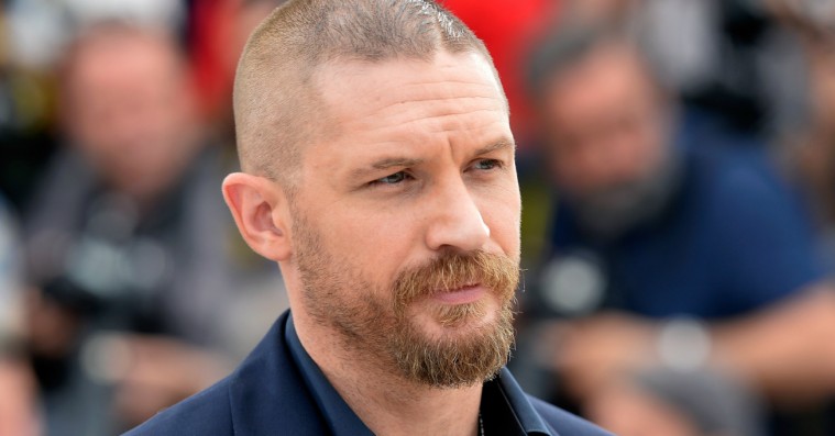 Pierce Brosnan vil have Tom Hardy til at spille James Bond