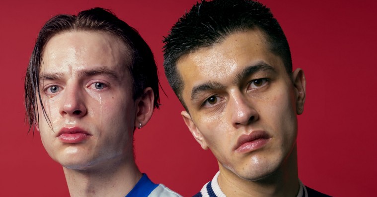 First Hates dunkende pop-dystopi er midlertidigt euforisk