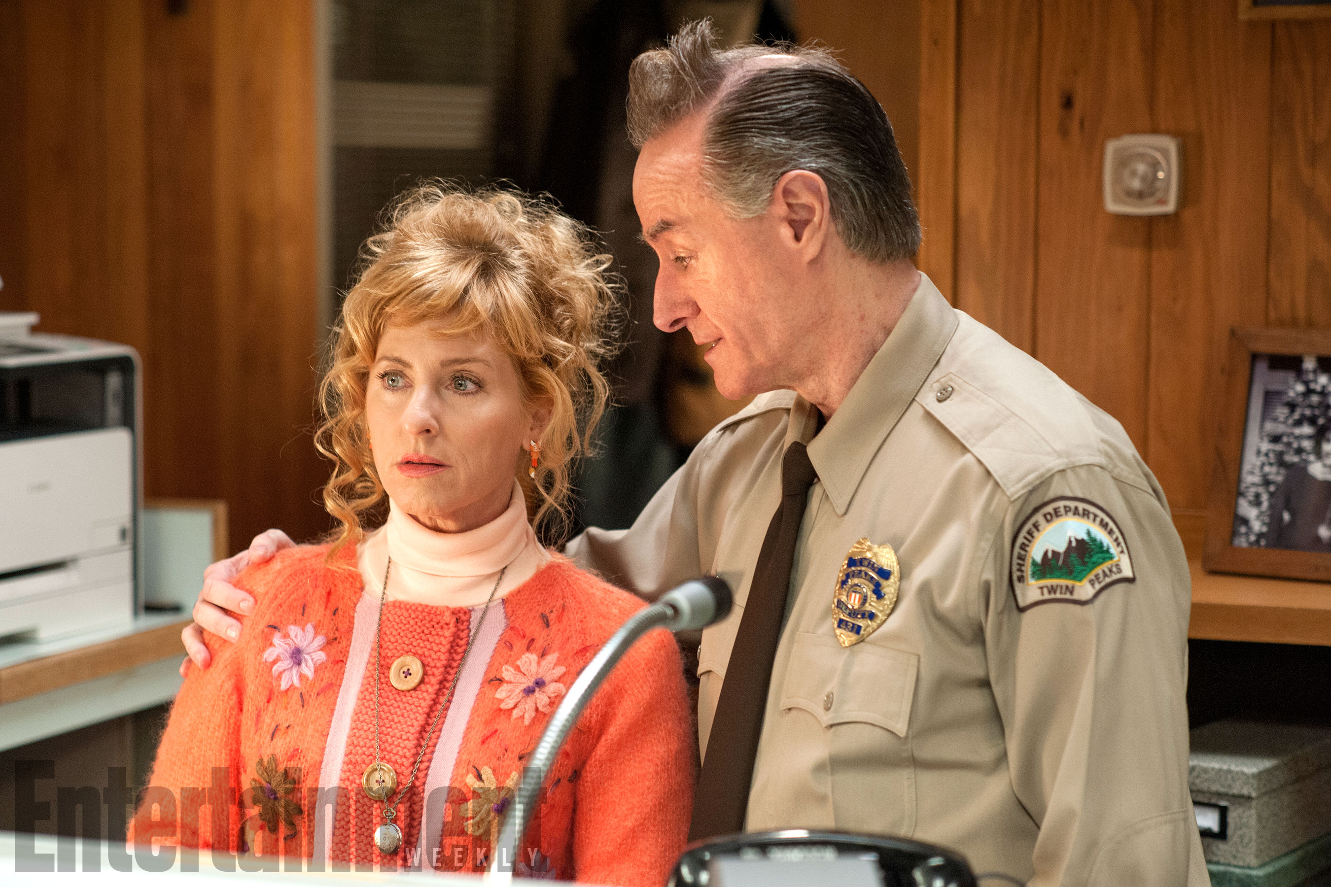 Twin Peaks Season 1 Air Date: 2017 Kimmy Robertson and Harry Goaz