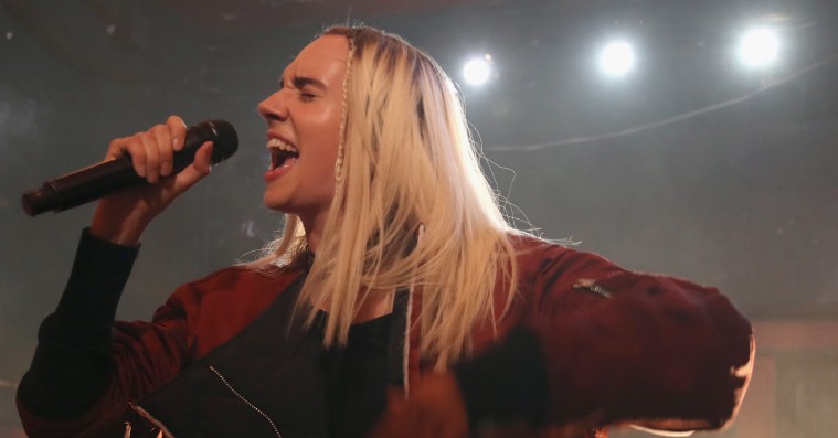 Mø viser igen sin kærlighed til Ungdomshuset