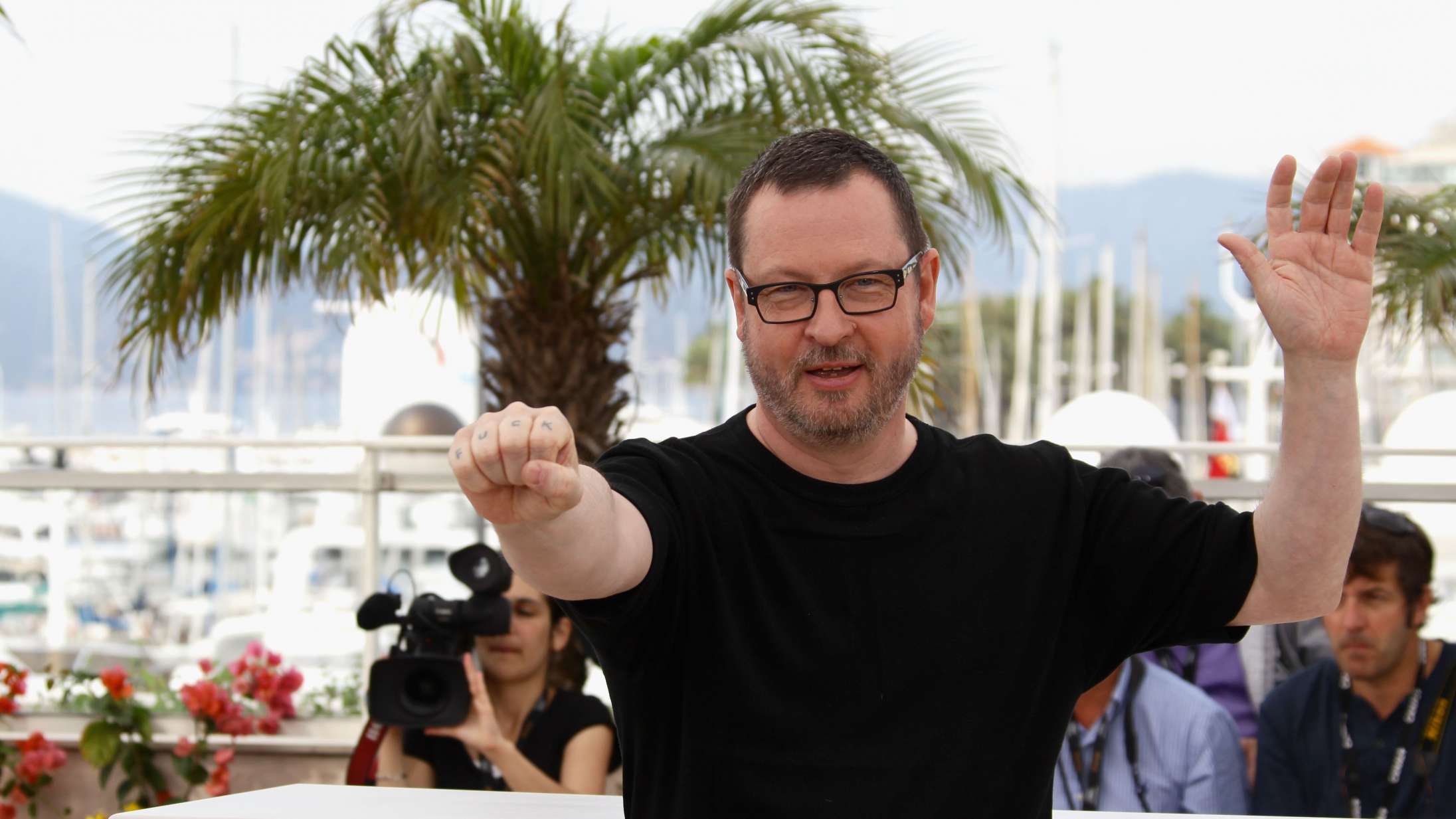 Efter flere dage på pinebænken: Lars von Trier tilbage på Cannes-festivalen – men i yderposition