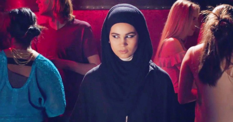 Seks tanker om ’Skam’-traileren – om det sigende sangvalg, blodet og benspændet